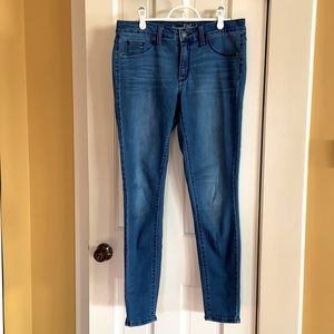 Universal Thread Mid Rise Jegging Jeans
